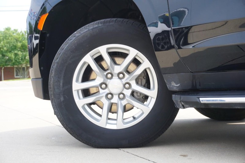 Chevrolet Tahoe Vehicle Full-screen Gallery Image 15
