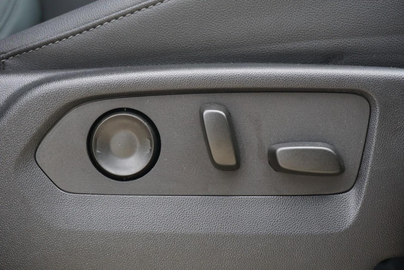 Chevrolet Tahoe Vehicle Full-screen Gallery Image 33