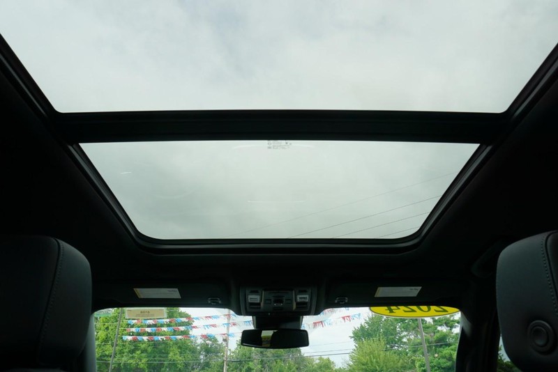 Chevrolet Tahoe Vehicle Full-screen Gallery Image 38