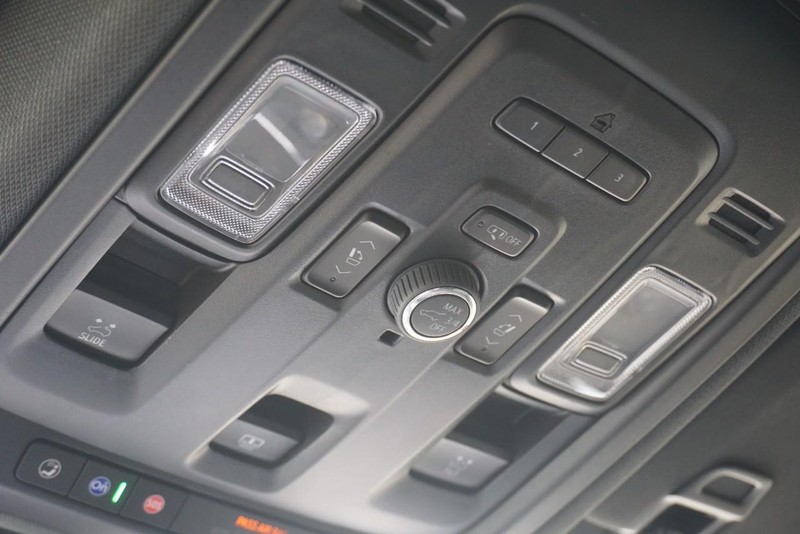 Chevrolet Tahoe Vehicle Full-screen Gallery Image 61