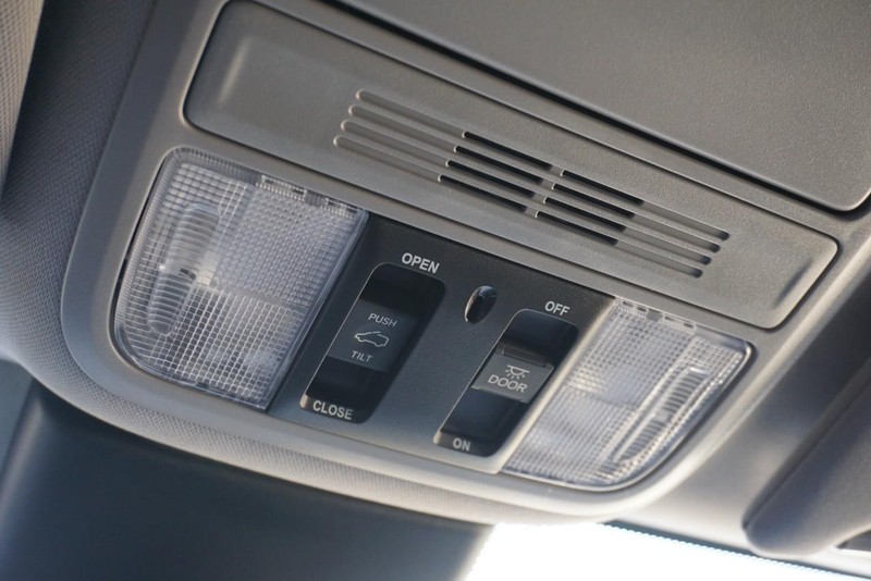 Honda Odyssey Vehicle Full-screen Gallery Image 56