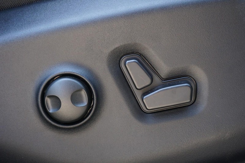 Chrysler Pacifica Vehicle Full-screen Gallery Image 32