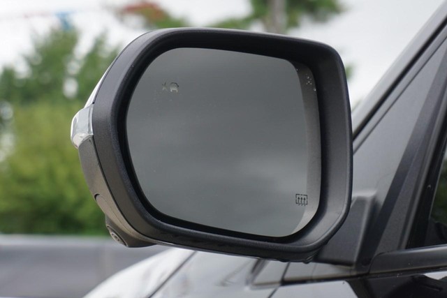 Chevrolet Traverse Vehicle Full-screen Gallery Image 16