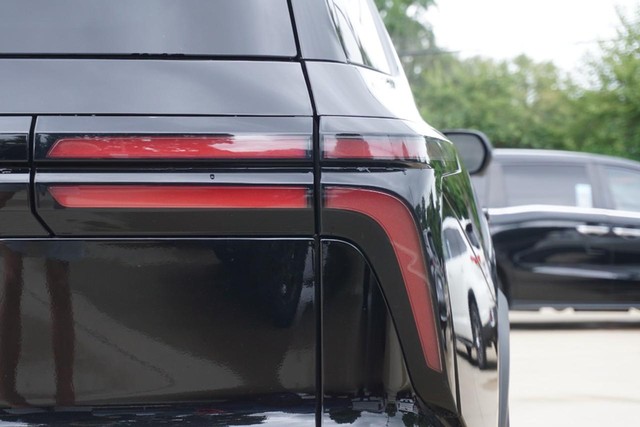 Chevrolet Traverse Vehicle Full-screen Gallery Image 18