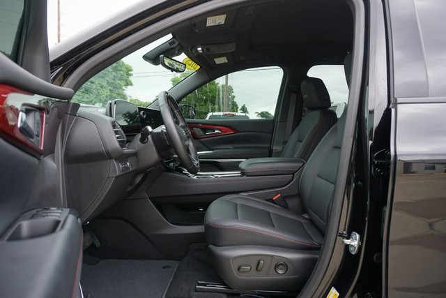 Chevrolet Traverse Vehicle Full-screen Gallery Image 23