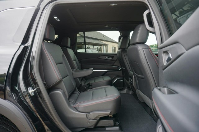 Chevrolet Traverse Vehicle Full-screen Gallery Image 30
