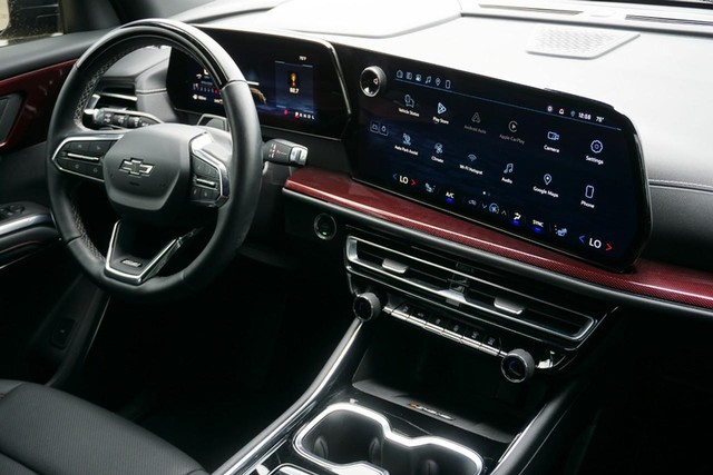 Chevrolet Traverse Vehicle Full-screen Gallery Image 39