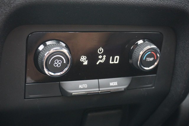 Chevrolet Traverse Vehicle Full-screen Gallery Image 41