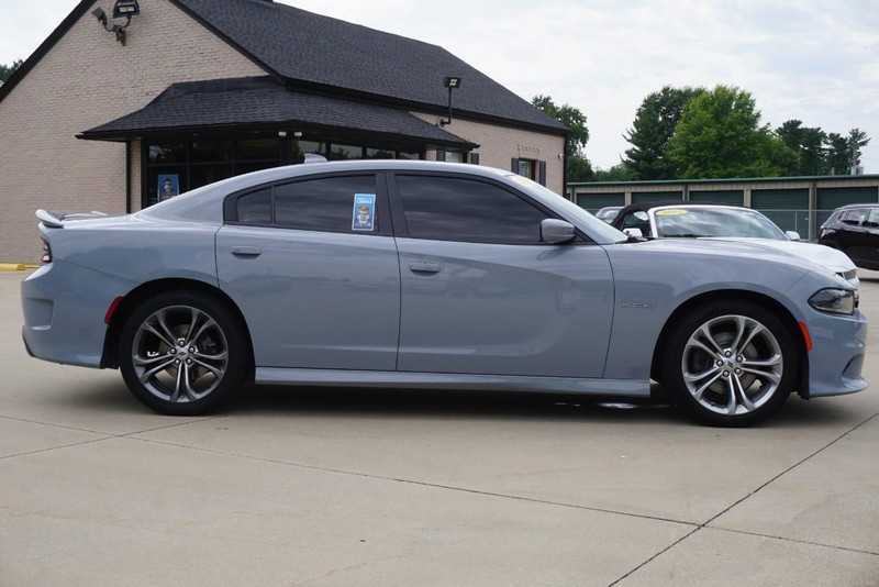 Dodge Charger Vehicle Full-screen Gallery Image 02