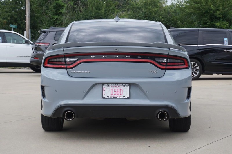 Dodge Charger Vehicle Full-screen Gallery Image 04