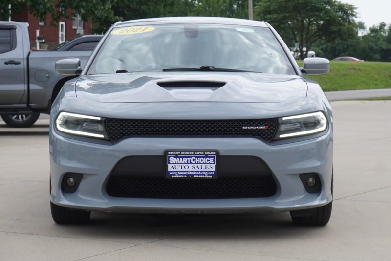 Dodge Charger Vehicle Full-screen Gallery Image 08