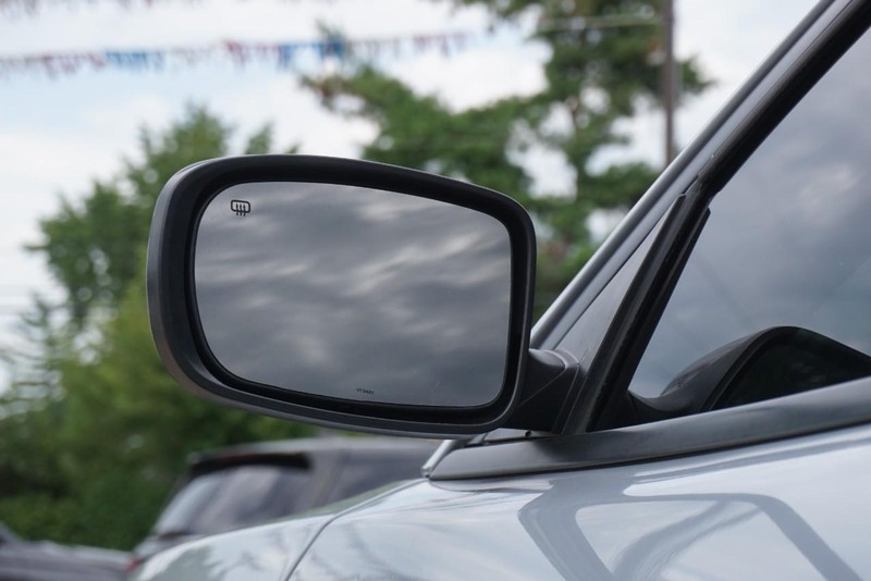 Dodge Charger Vehicle Full-screen Gallery Image 16