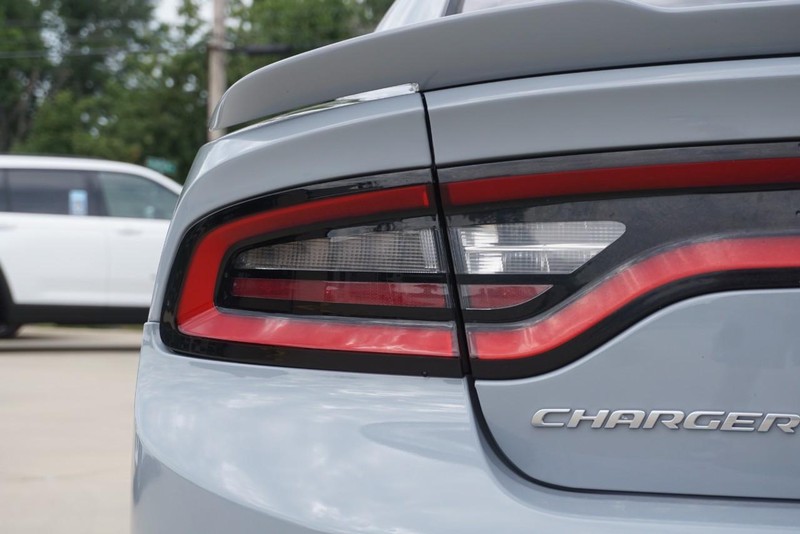 Dodge Charger Vehicle Full-screen Gallery Image 18