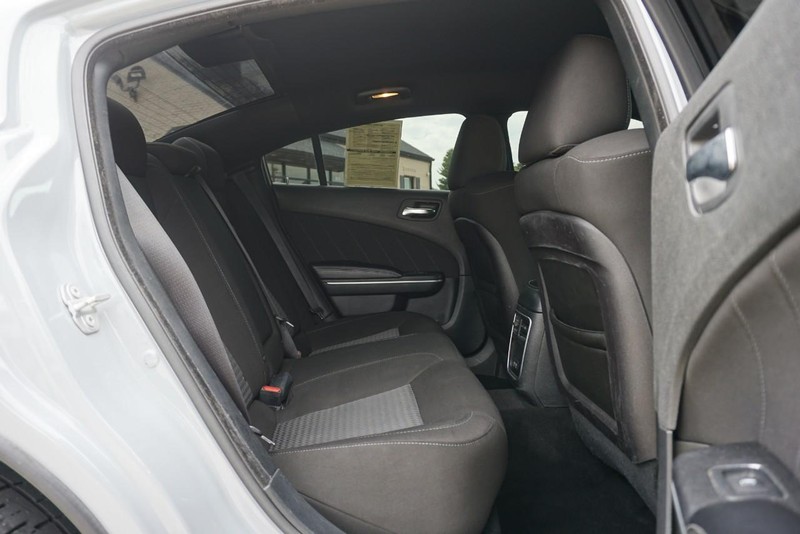 Dodge Charger Vehicle Full-screen Gallery Image 23