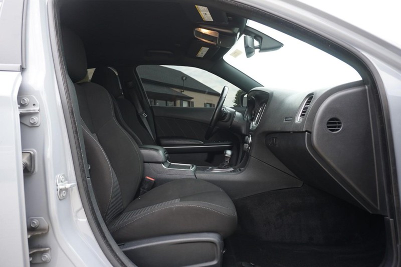 Dodge Charger Vehicle Full-screen Gallery Image 25