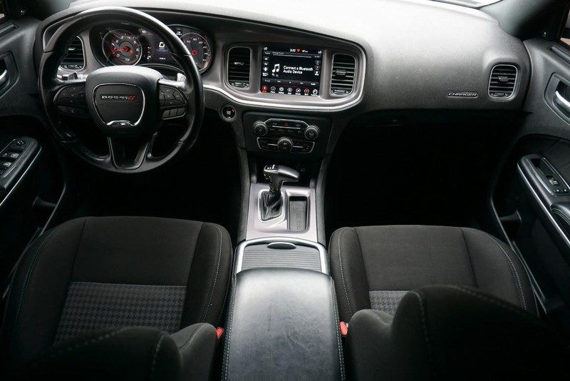 Dodge Charger Vehicle Full-screen Gallery Image 27