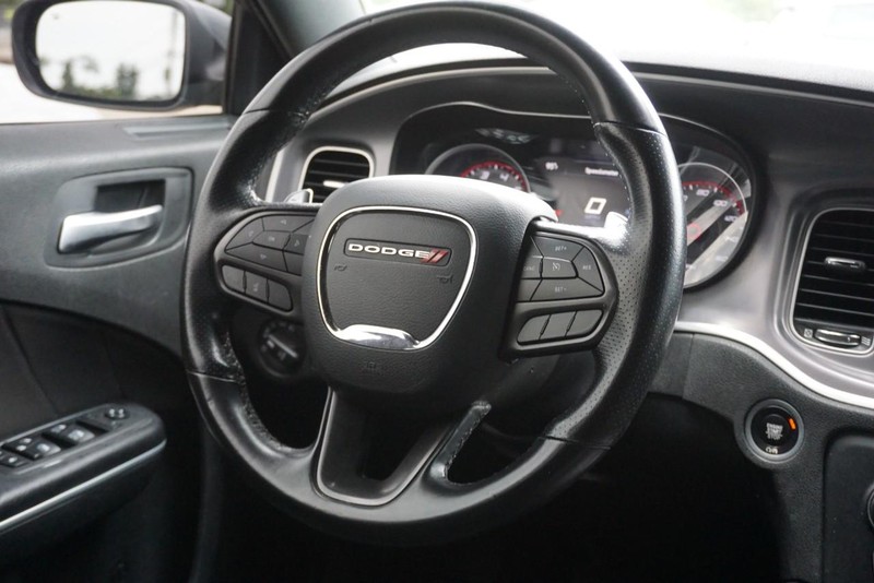 Dodge Charger Vehicle Full-screen Gallery Image 28