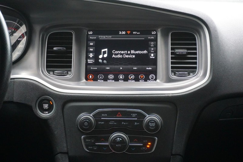Dodge Charger Vehicle Full-screen Gallery Image 29