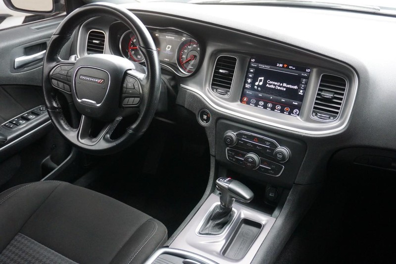 Dodge Charger Vehicle Full-screen Gallery Image 30
