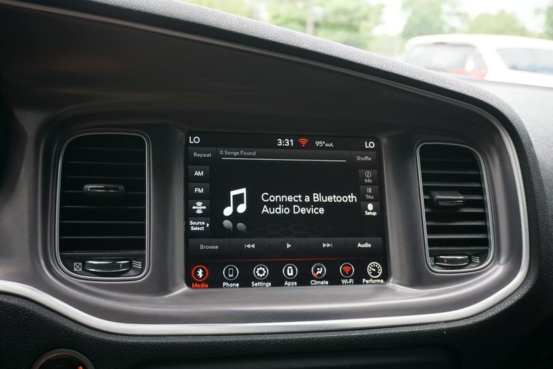 Dodge Charger Vehicle Full-screen Gallery Image 36