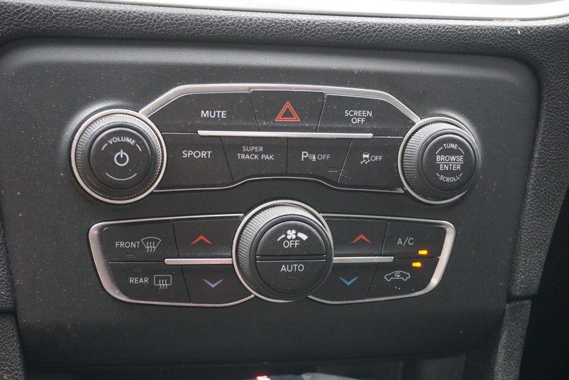 Dodge Charger Vehicle Full-screen Gallery Image 37