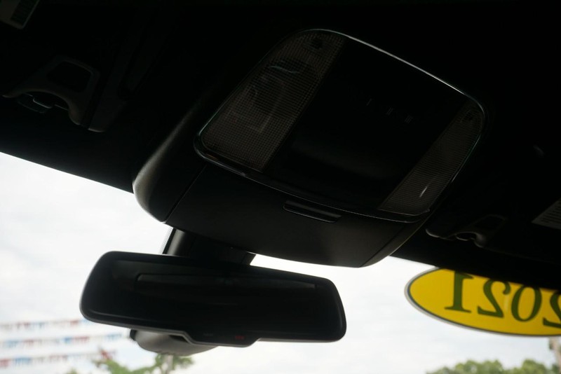 Dodge Charger Vehicle Full-screen Gallery Image 47