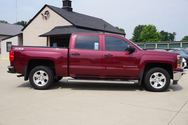 Chevrolet Silverado 1500 Vehicle Full-screen Gallery Image 02
