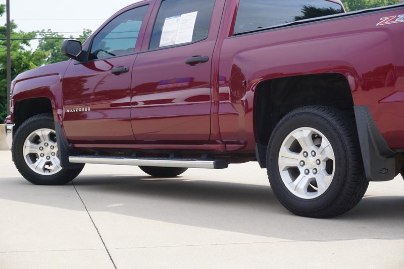 Chevrolet Silverado 1500 Vehicle Full-screen Gallery Image 15