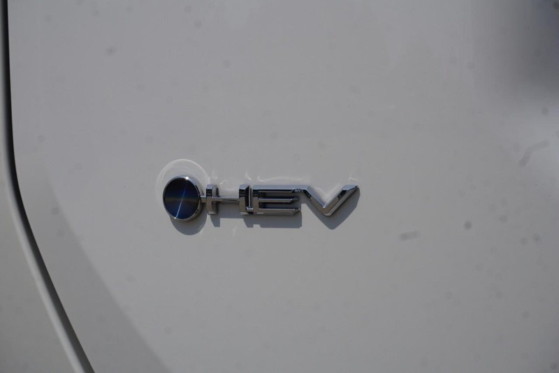 Toyota RAV4 Vehicle Full-screen Gallery Image 19