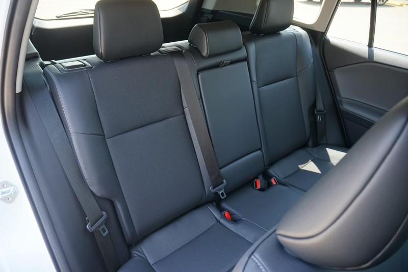 Toyota RAV4 Vehicle Full-screen Gallery Image 28