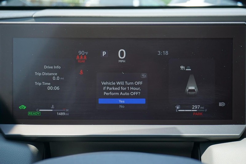 Toyota RAV4 Vehicle Full-screen Gallery Image 38