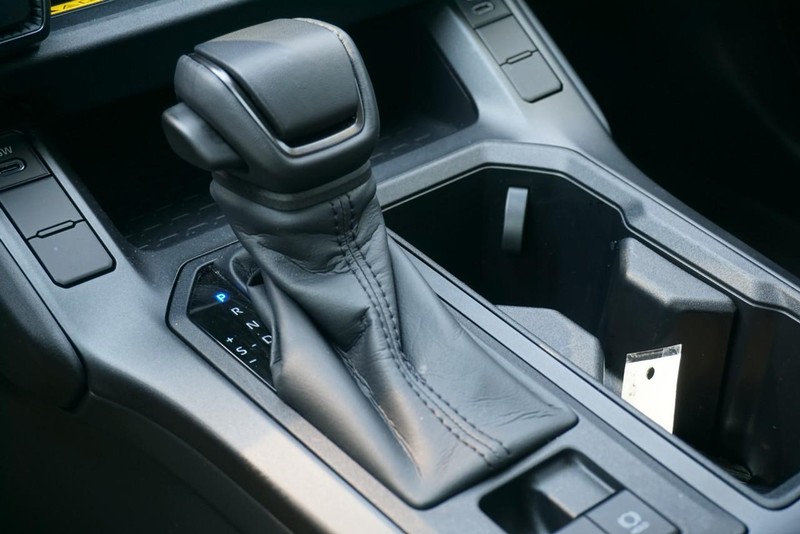 Toyota RAV4 Vehicle Full-screen Gallery Image 44