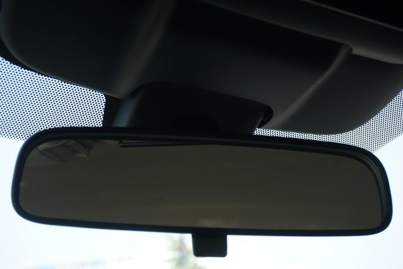 Toyota RAV4 Vehicle Full-screen Gallery Image 52