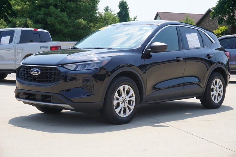 Ford Escape Vehicle Full-screen Gallery Image 07