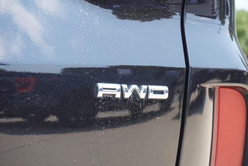 Ford Escape Vehicle Full-screen Gallery Image 20