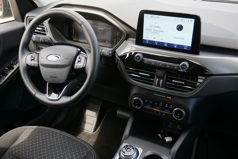 Ford Escape Vehicle Full-screen Gallery Image 33