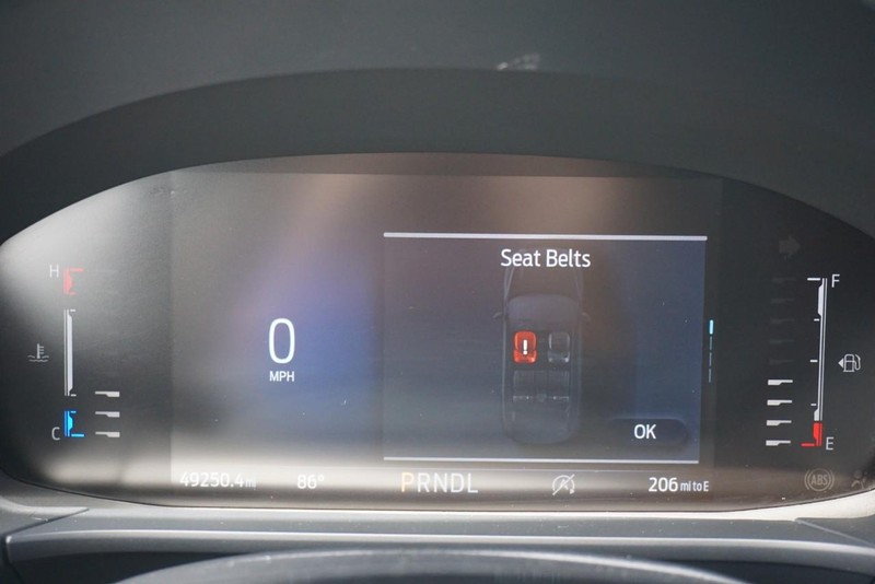 Ford Escape Vehicle Full-screen Gallery Image 37