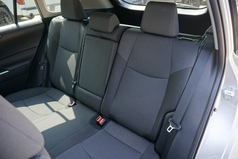Toyota RAV4 Vehicle Full-screen Gallery Image 26