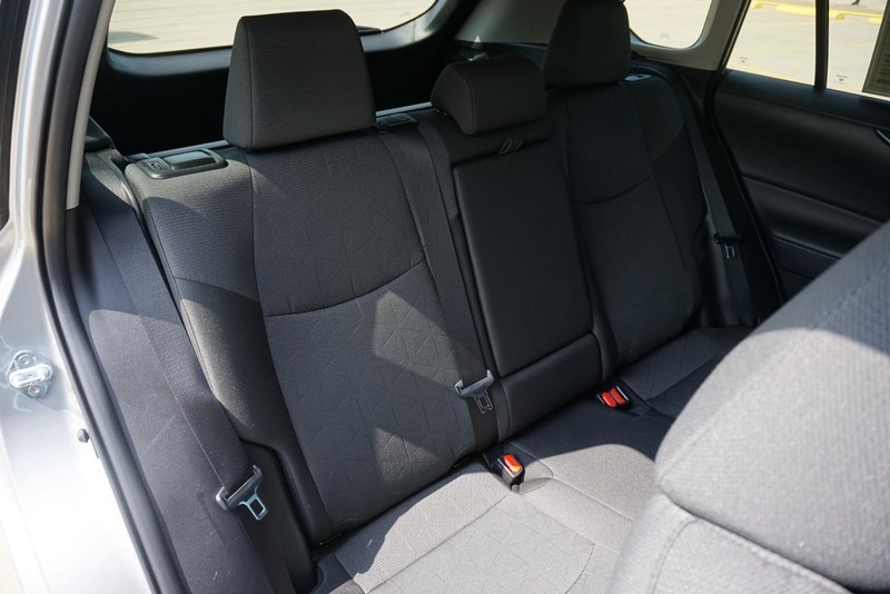 Toyota RAV4 Vehicle Full-screen Gallery Image 28