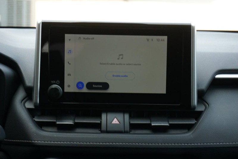 Toyota RAV4 Vehicle Full-screen Gallery Image 33