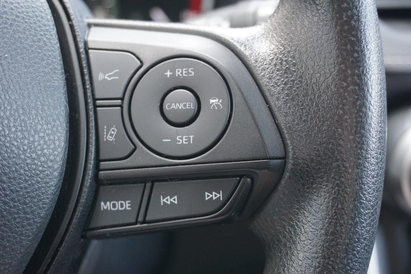 Toyota RAV4 Vehicle Full-screen Gallery Image 37