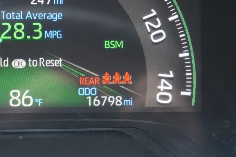 Toyota RAV4 Vehicle Full-screen Gallery Image 39