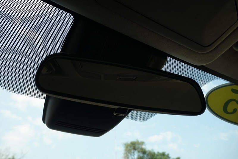 Toyota RAV4 Vehicle Full-screen Gallery Image 53