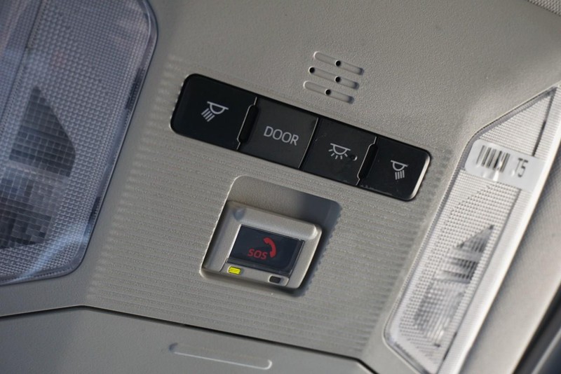 Toyota RAV4 Vehicle Full-screen Gallery Image 54