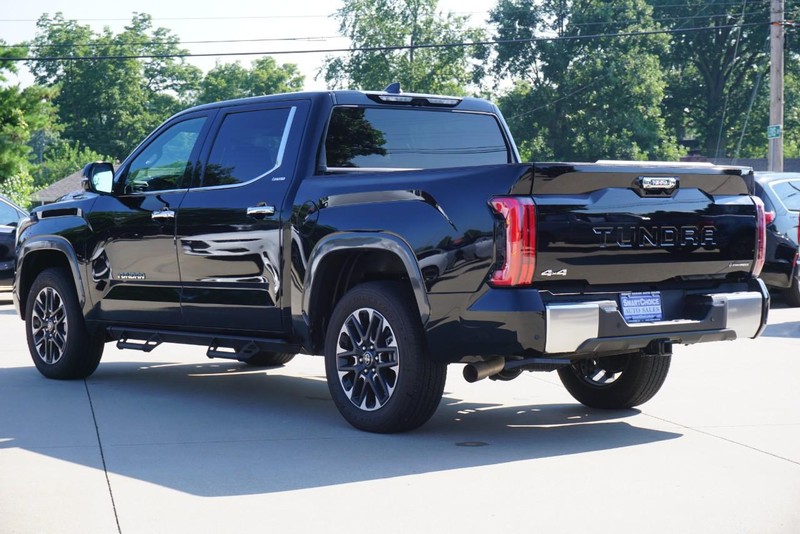 Toyota Tundra 4WD Vehicle Full-screen Gallery Image 05