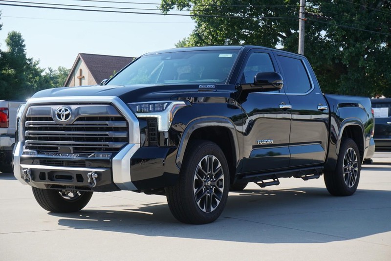 Toyota Tundra 4WD Vehicle Full-screen Gallery Image 07