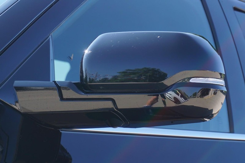 Toyota Tundra 4WD Vehicle Full-screen Gallery Image 13