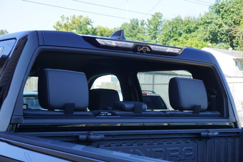 Toyota Tundra 4WD Vehicle Full-screen Gallery Image 28