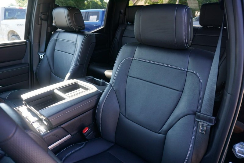 Toyota Tundra 4WD Vehicle Full-screen Gallery Image 31