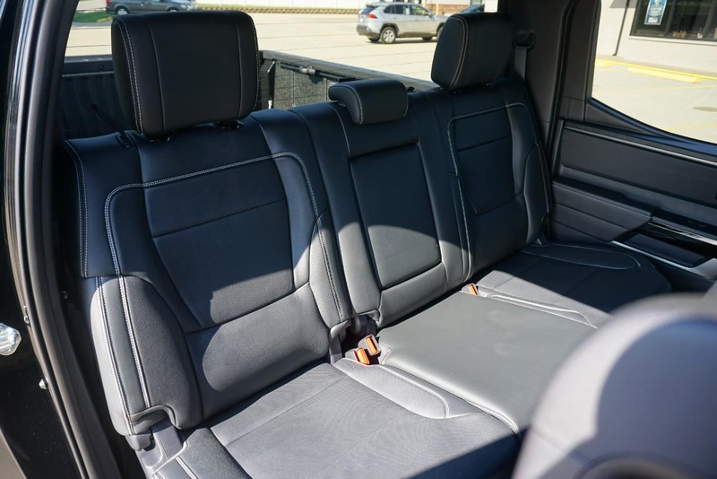 Toyota Tundra 4WD Vehicle Full-screen Gallery Image 35